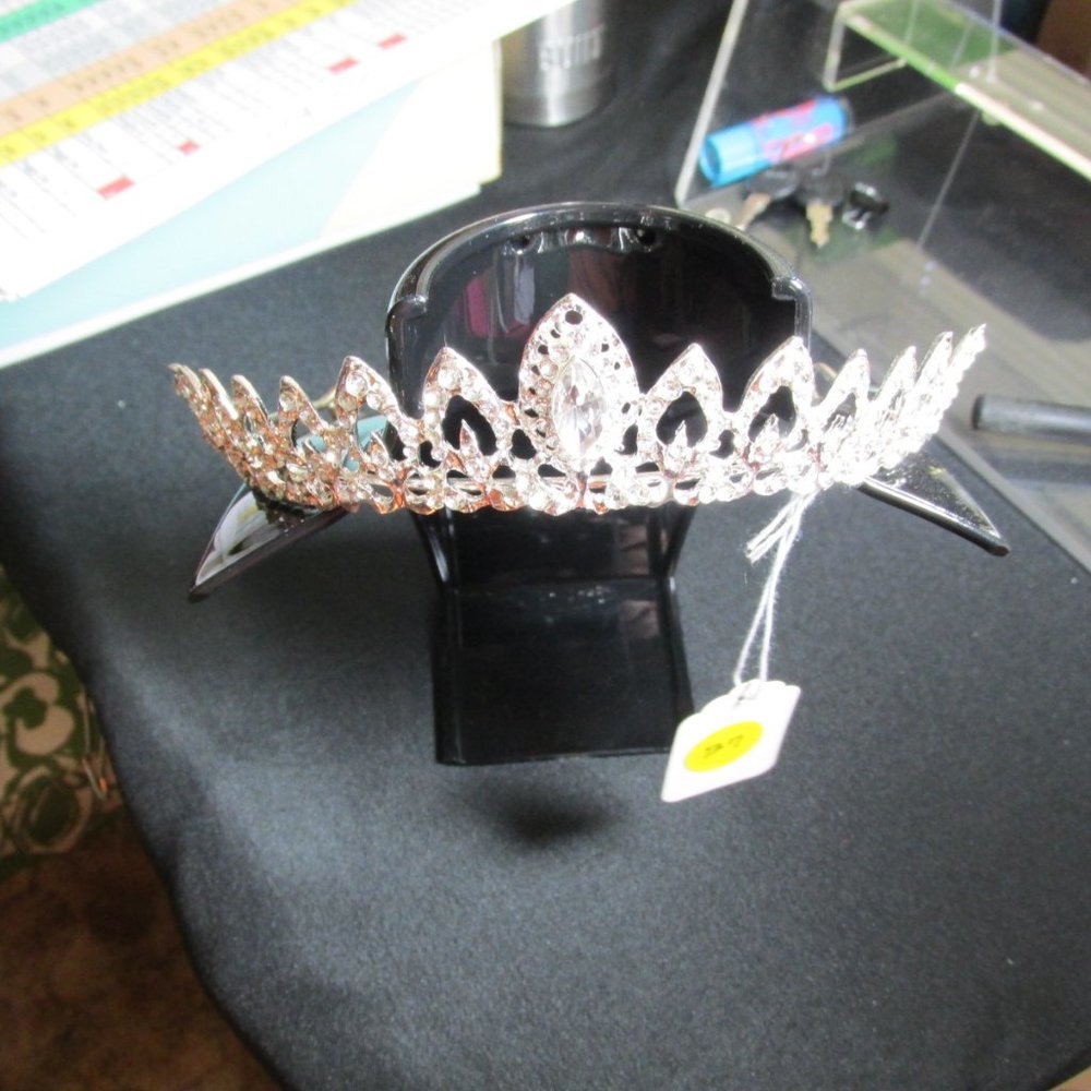 B7-Royal Princess Crystal Swag Tiara - Picture 2 of 3